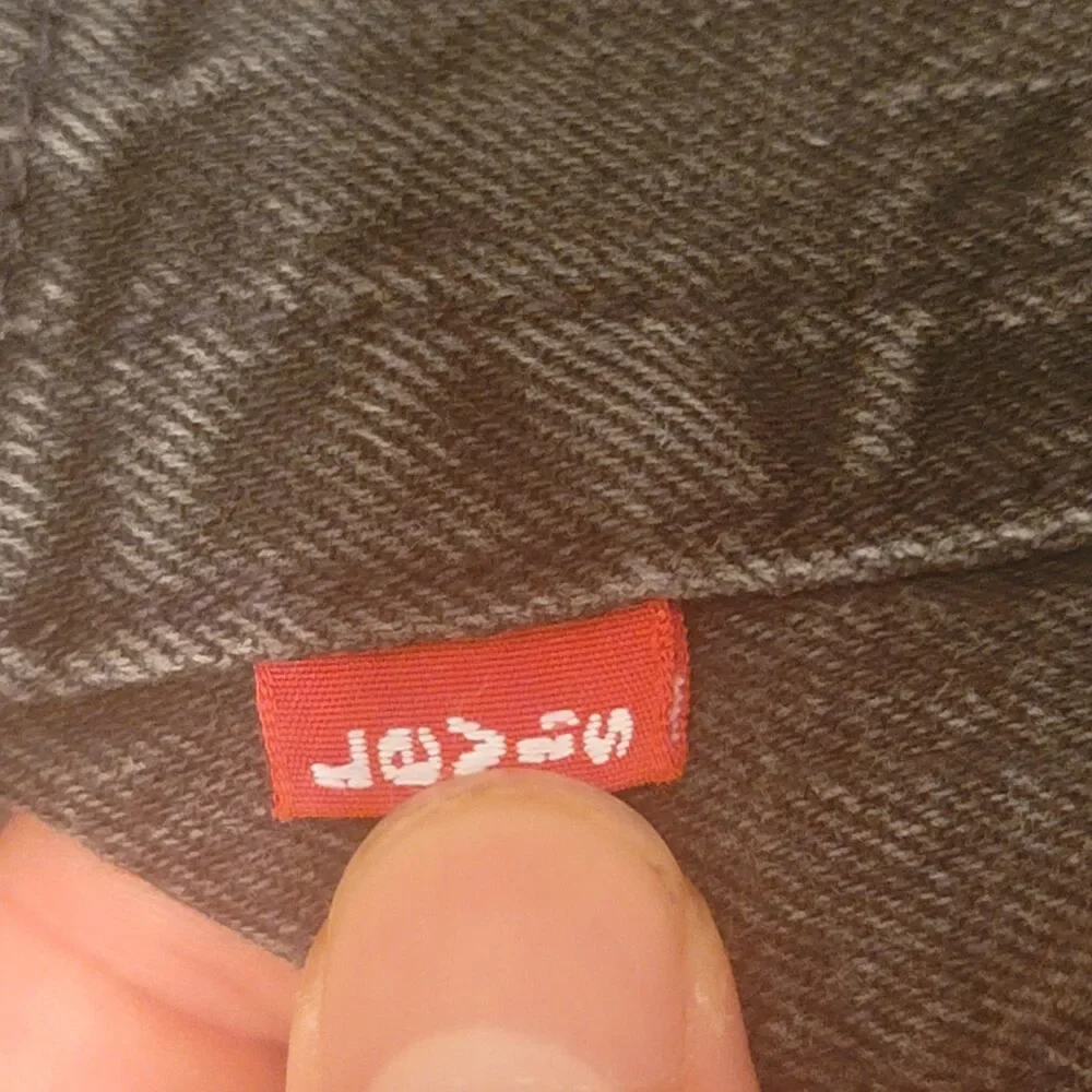 Levis levi ease